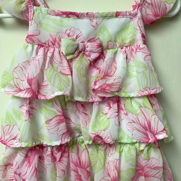 Beautiful FAO Schwarz Romper Size 9M - Picture 2 of 5